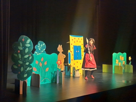 Mojca Pokrajculja 10